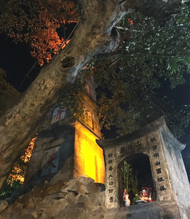 Hoan Kiem pagoda at night.